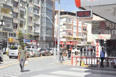 Çorum'da Termometreler 45 Dereceyi Gösterdi