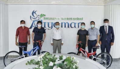 Başkan Kılınç, LGS Şampiyonlarını Ödüllendirdi