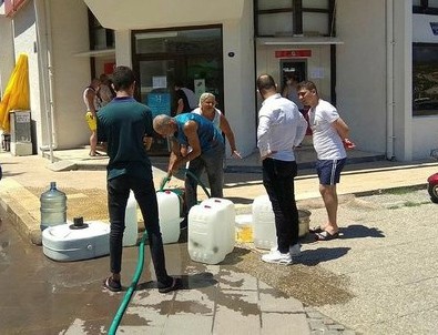 Foça'daki su sorunu vatandaşı canından bezdirdi