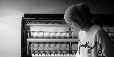 Sosyal medya genç cazcı Büşra Kayıkçı’yı konuşuyor! Başörtüsü taktığı için linç edildi