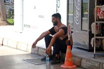 Yol Verme Tartışmasında 5 Kişiyle Kavga Eden Boksör Hastanelik Oldu