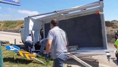 Kastamonu'da Traktör İle Kamyonet Çarpıştı Açıklaması 2 Yaralı