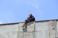 Korona Sürecinde Bunalıma Girdi, 5 Yıldır Çocuklarını Göremediğini İddia Ederek Soluğu Terasta Aldı