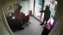 Sakarya'da Akaryakıt İstasyonunu Çalışanları Silahla Gasp Edildi
