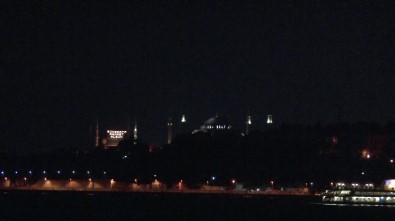 Aydınlığa Kavuşan Ayasofya Üsküdar'dan Görüntülendi