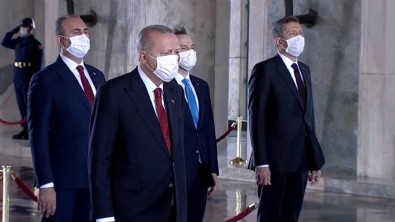 Başkan Erdoğan ve YAŞ üyeleri Anıtkabir'de