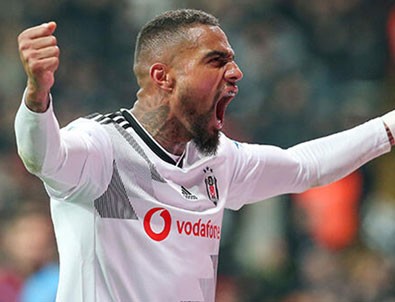 Beşiktaş'ta ayrılık! Takım arkadaşlarıyla vedalaştı!