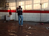 Çatıdan Düşen İşçi Yaralandı, Olay Anı Kameraya Yansıdı