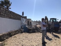 ÇEVRE BAKANLIĞI - CHP'li belediyeden keyfi yıkım Plajda yıkım gerçekleşti; yarım saat sonra yürütmeyi durdurma kararı çıktı