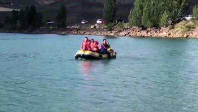 Erzincan'da Gölete Giren Kişi Kayboldu