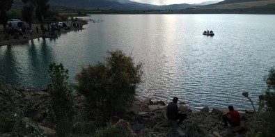 Erzincan'da Gölette Kaybolan Şahsı Arama Çalışmaları Başladı