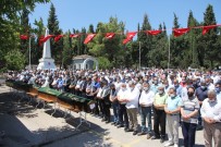 Feci Kazada Hayatını Kaybeden 5 Kişilik Aile Toprağa Verildi