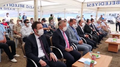 Hazar Gölü'ne 420 Bin Yavru Siraz Balığı Bırakıldı
