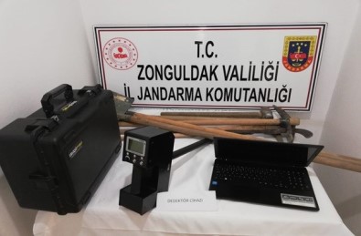 Jandarmadan Kaçak Kazı Operasyonu Açıklaması 5 Gözaltı