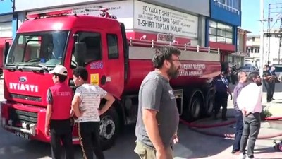 Konya'da Tekstil Dükkanlarının Bulunduğu İş Hanında Çıkan Çatı Yangını Söndürüldü