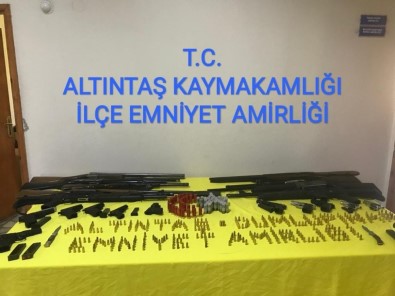 Kütahya'da Kaçak Silah Operasyonu Açıklaması 2 Gözaltı