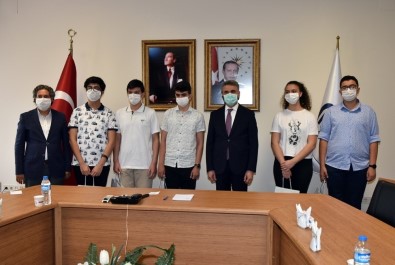 LGS'den Tam Puan Alan Öğrenciler Ödüllendirildi