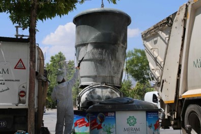 Meram'da Çöp Konteynerleri Sürekli Olarak Dezenfekte Ediliyor