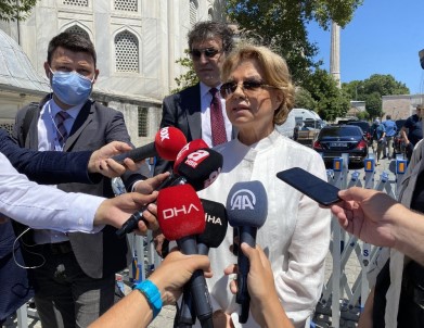 Tansu Çiller, Ayasofya Camii'ne geldi