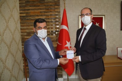 Kaymakam Türkmen, Türkiye Diyanet Vakfına Kurban Bağışında Bulundu