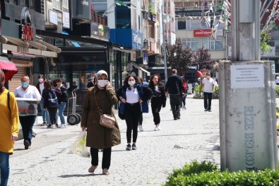Rize'de Maskesiz Sokağa Çıkan 570 Kişiye Para Cezası Uygulandı