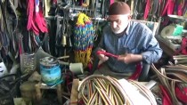 79 Yaşındaki Saraç Ustası Çalışma Azmiyle Yıllara Meydan Okuyor Haberi
