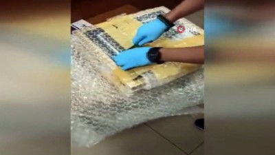 Kanada'ya Gönderilecek 'Tablo' İçerisinde Afyon Sakızı Sevkıyatı Polise Takıldı