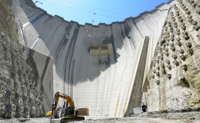 Türkiye'nin En Yüksek Barajının Yapımında 220 Metreye Ulaşıldı