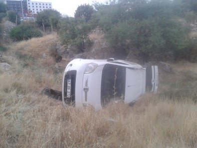 Mardin'de Otomobil Şarampole Uçtu Açıklaması 1 Yaralı