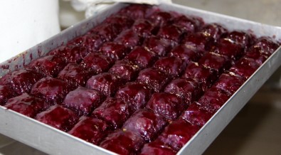 Diyabet Hastaları İçin 'Mor Baklava' Yapmaya Başladı, Siparişlere Yetişemiyor
