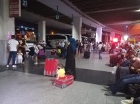 İzmir Otogarı'nda Bayram Öncesi Yoğunluk