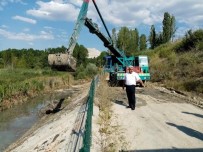 Koca Çay Ve Küçük Çay'da Temizleme Çalışması