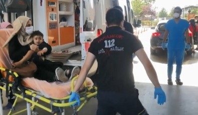 Kocaeli'de Balkondan Düşen 2 Yaşındaki Çocuk Hastaneye Kaldırıldı