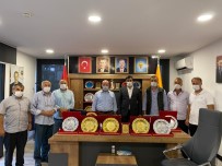 Muhtarlardan AK Parti Of İlçe Başkanı Terzioğlu'na Plaket Haberi