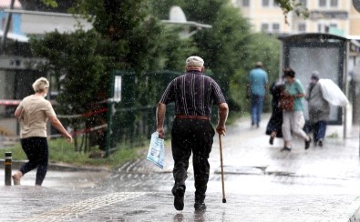 Doğu Karadeniz'de Gök Gürültülü Sağanak Bekleniyor