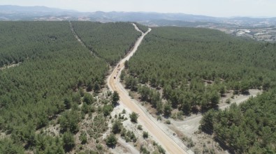 Gördes'e Ulaşımı Kolaylaştıracak Yolda Çalışmalar Devam Ediyor