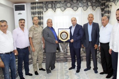 4 Eşi, 56 Çocuğu Ve 300'Den Fazla Torunu Olan Hamo Ağa'ya 'Barış Elçisi' Plaketi