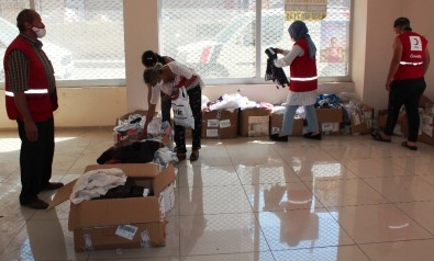 Alaşehir Kızılay'dan İhtiyaç Sahiplerine Bayramlık Yardımı