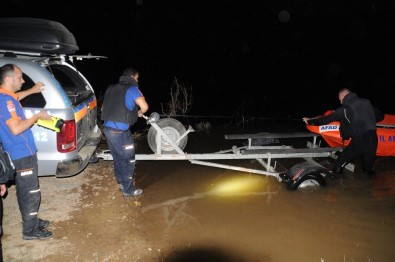 Pikniğe Gelen 6 Kişilik Aileden Anne Ve Kızı Gölette Boğuldu