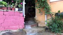 Sarıyer'de Su Borusu Patlayınca Bir Evi Su Bastı