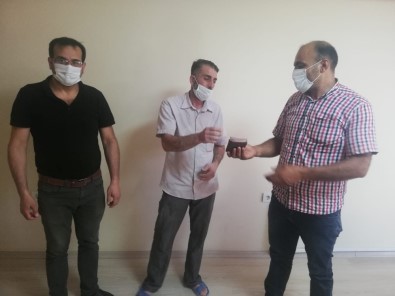 Sokakta Bulduğu Para Dolu Cüzdanı Sahibine Teslim Etti