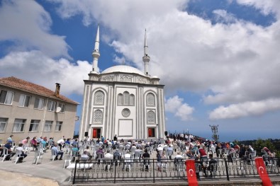 Sultan Alparslan Camii İbadete Açıldı