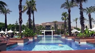'Turizmin Başkenti' Antalya'da Bayram Hareketliliği Başladı