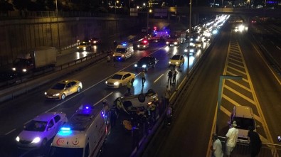 Zeytinburnu'nda 'Makas Atma' Zincirleme Kazayla Bitti Açıklaması 1'İ Ağır 4 Yaralı