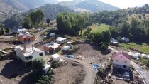 Bingöl'de Depremzedeler Bayramı Konteynerlerde Karşıladı Haberi