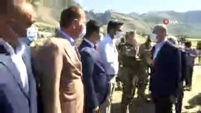 İçişleri Bakanı Süleyman Soylu, Siirt Pervari Üs Bölgesi'nde Askerlerle Bayramlaştı Açıklaması