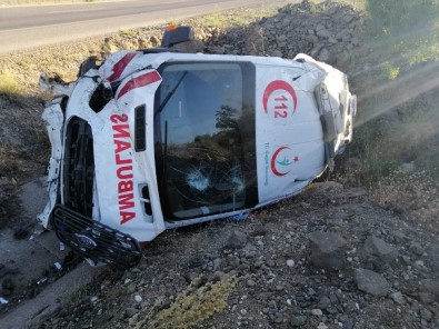 Yozgat'ta Ambulans Kaza Yaptı Açıklaması 3 Yaralı