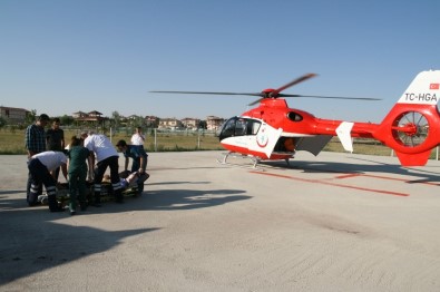 Kalp Krizi Geçiren Tarım İşçisi Helikopter Ambulansla Hastaneye Sevk Edildi