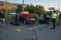 Kazada Parçalanan Tofaş'ın İçerisindeki 2 Kişi Hayatını Kaybetti Haberi