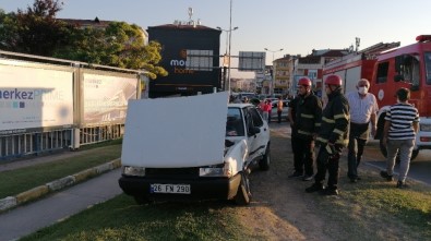 Kocaeli'de 2 Otomobil Çarpıştı Açıklaması 1 Yaralı